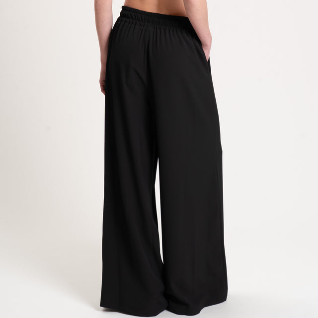Tensione in-Pantalone tessuto fluido con coulisse - nero