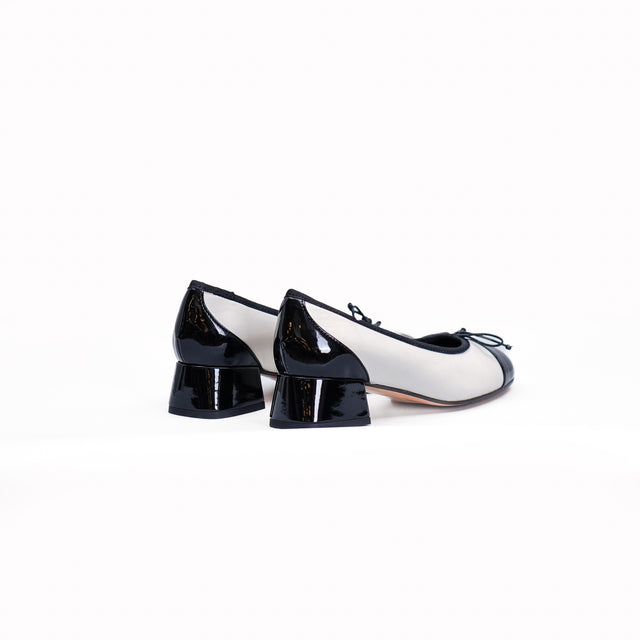 Divine follie-Ballerina con tacco bicolore - off white/nero