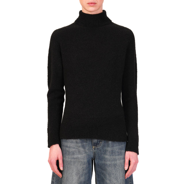 Tensione in- Maglia mohair elasticizzato collo alto - nero