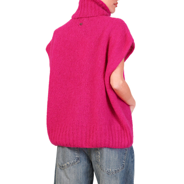 Dixie-Maglia mohair collo alto smanicata - fucsia