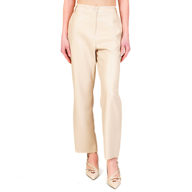 Tensione in-Pantalone similpelle trombetta - sand