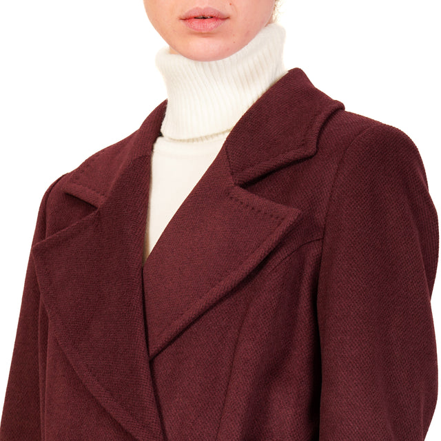 Tension in-Double-breasted coat with side slits - Bordeaux