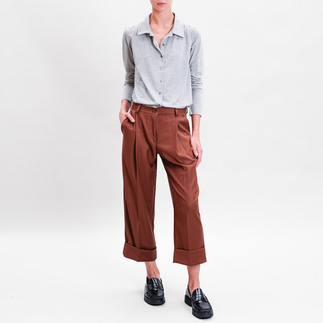 Dixie-Pantalone crop con pinces e risvolto - tabacco