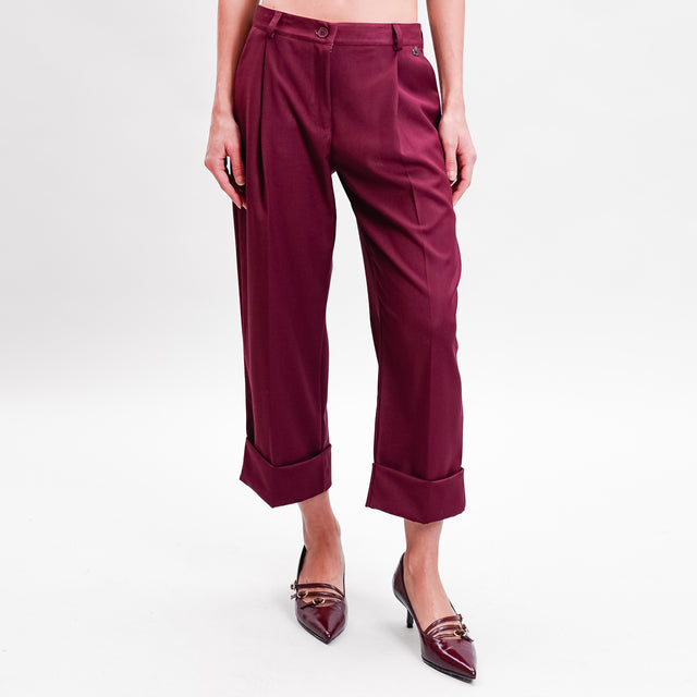 Dixie-Pantalone crop con pinces e risvolto - Bordeaux