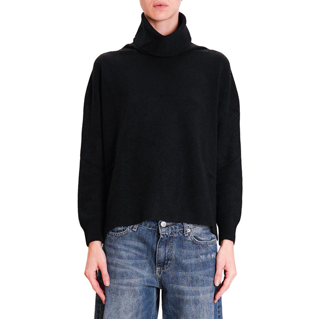 Kontatto-QS High Neck Side Slit Sweater - Black