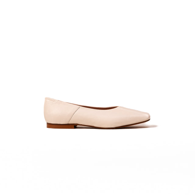 Divine follie-Ballerina in pelle - burro