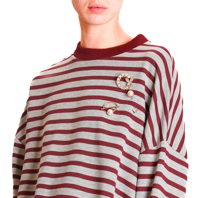 Souvenir-Striped Sweatshirt with Pins - Wine/Grey