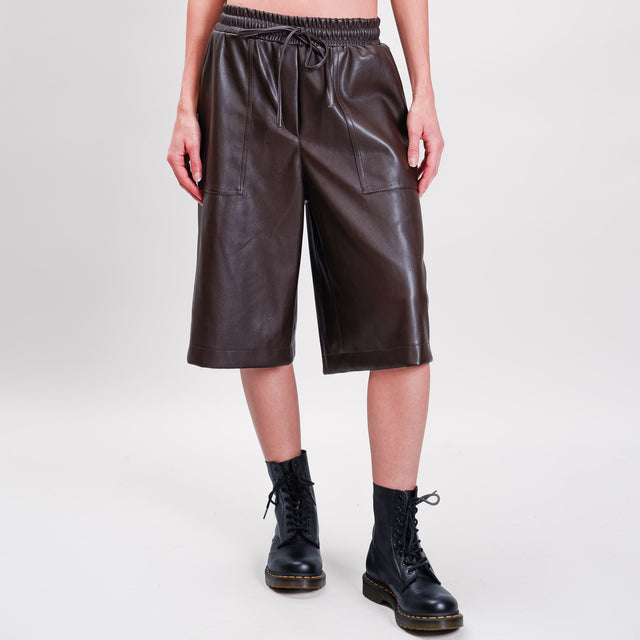 Tension in-Bermuda faux leather elastic waist - coffee