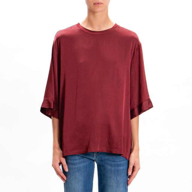 Tensione in-Blusa over in satin elasticizzato - rouge