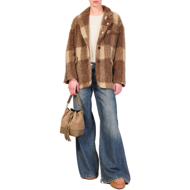 Tensione in-Cappotto mohair quadri con spille - cuoio/beige