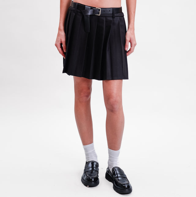 Tension in-Pleated Mini Skirt with Belt - Black