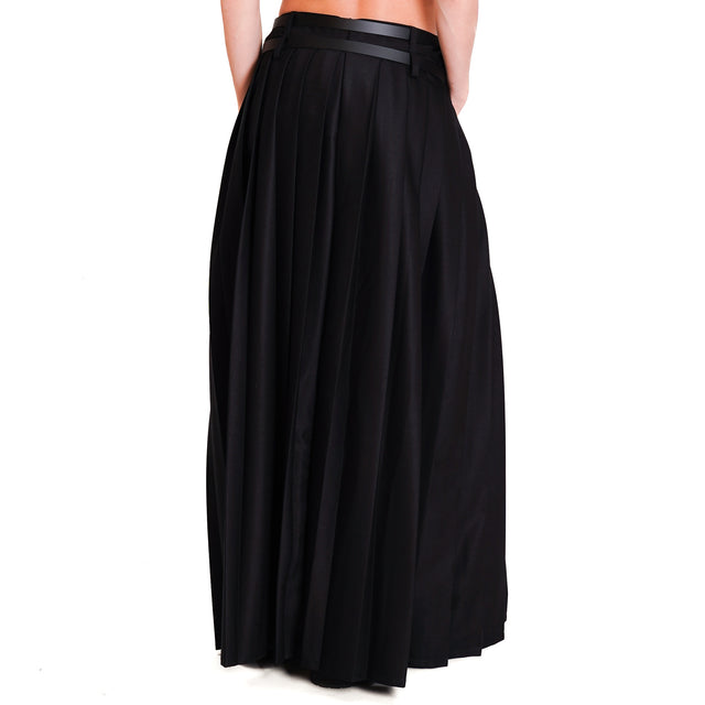 Tension in-Skirt pleated side slit - black