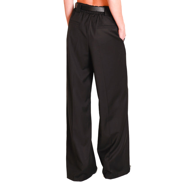 Tension in-back elastic pant with belt - black