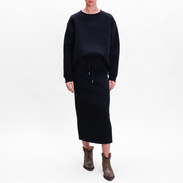 Tension in-Complete sweatshirt + skirt - black