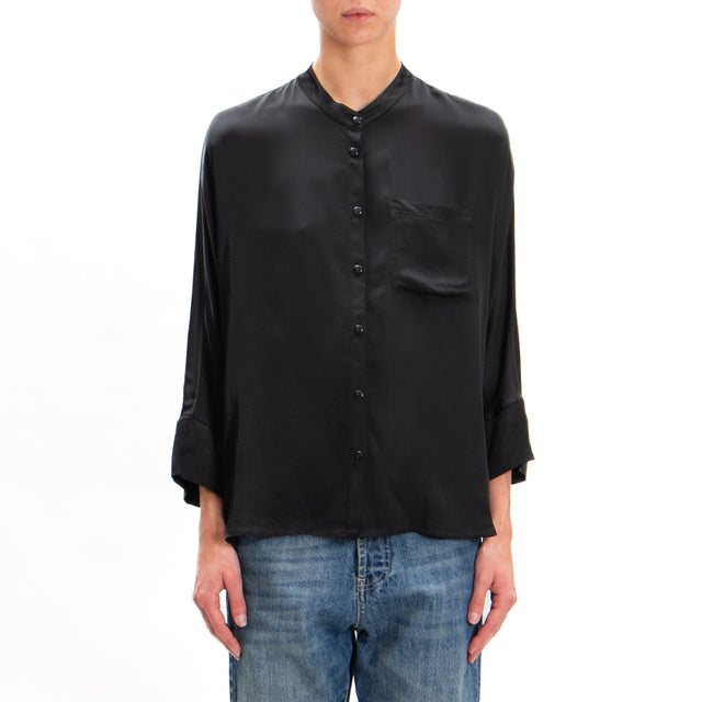 Tensione in-Camicia collo coreana in satin con taschino - nero