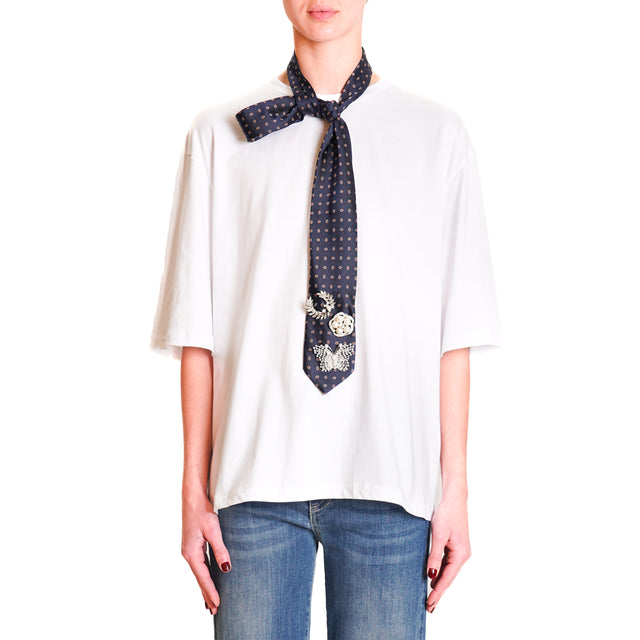 Tension in-T-shirt with tie pin detail - white/blue/orange