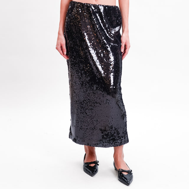 Tension in-Stretch Sequin Skirt - Black