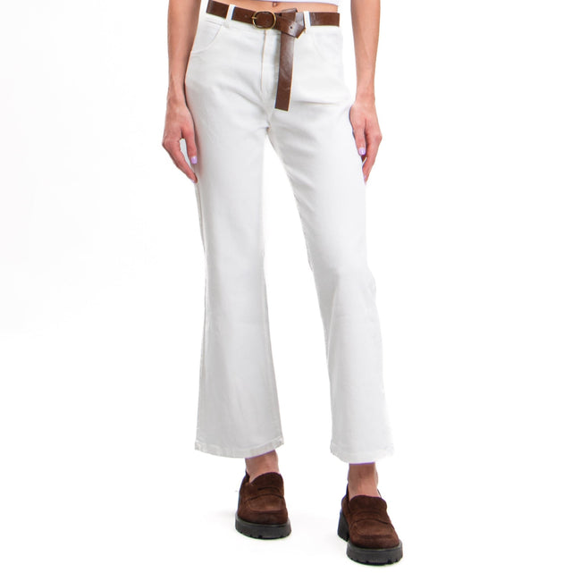 Tension in-Trumpet Pants with Belt - White