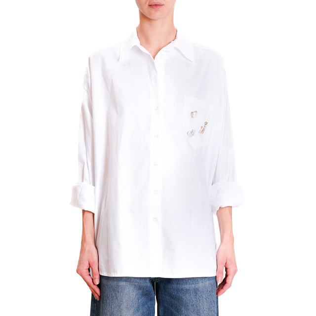 Tensione in-Camicia oversize con spille - bianco