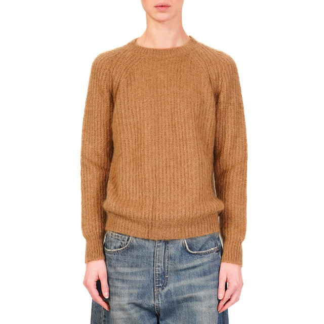 Vicolo-Maglia mohair a coste - camel