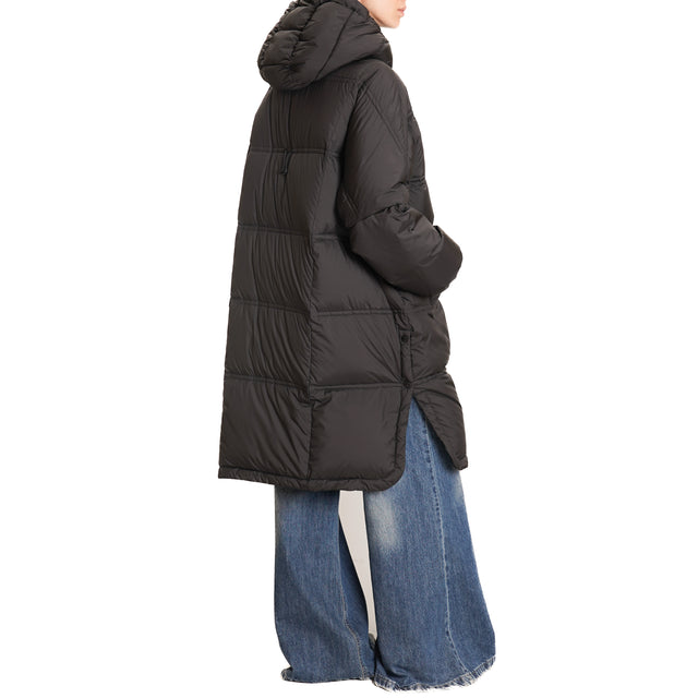 Vicolo-Quilted Down Jacket with Side Slits - Black