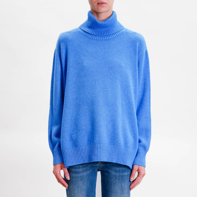 Zeroassoluto-Oversized high neck box sweater with side slits - light blue