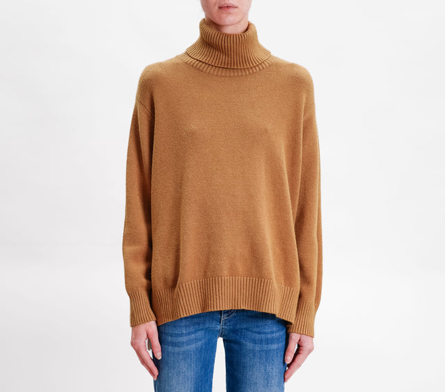 Zeroassoluto-Oversized high neck box sweater with side slits - camel