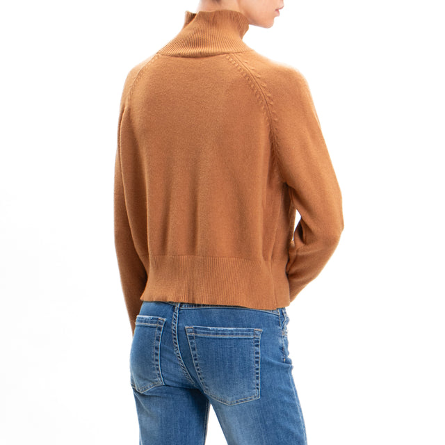 Zeroassoluto-Maglia collo montato - camel