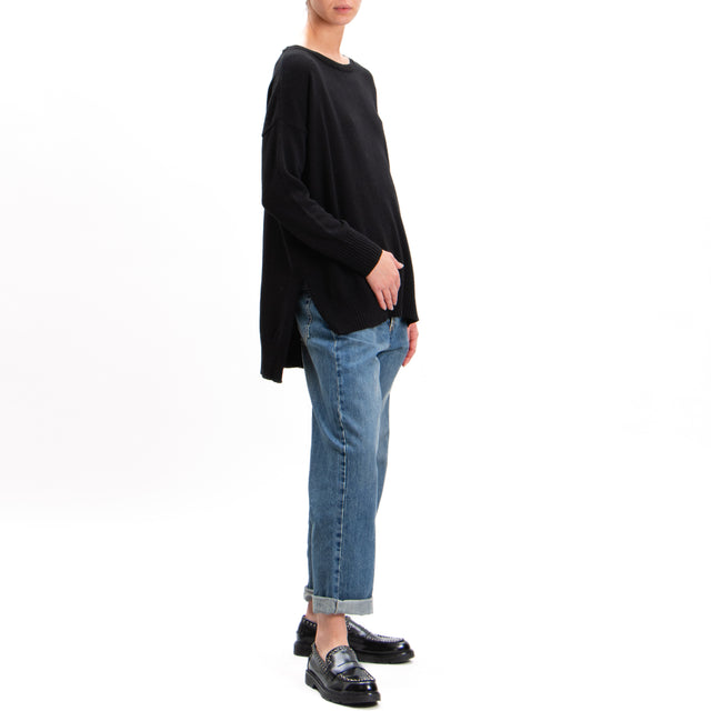 Kontatto-Cashmere Blend Sweater with Side Slits - Black